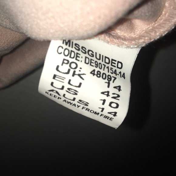 Beautiful Pink Dress With Nice Detail. Size 10 - Picture 6 of 7